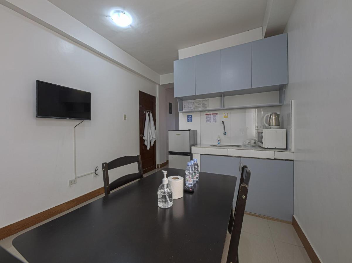 Alicia Apartment Paranaque City ภายนอก รูปภาพ