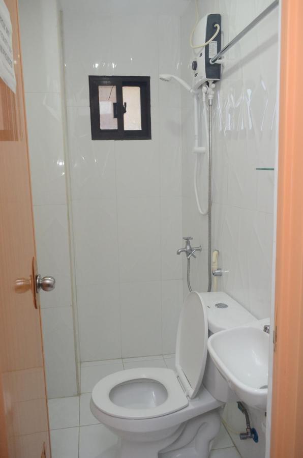Alicia Apartment Paranaque City ภายนอก รูปภาพ