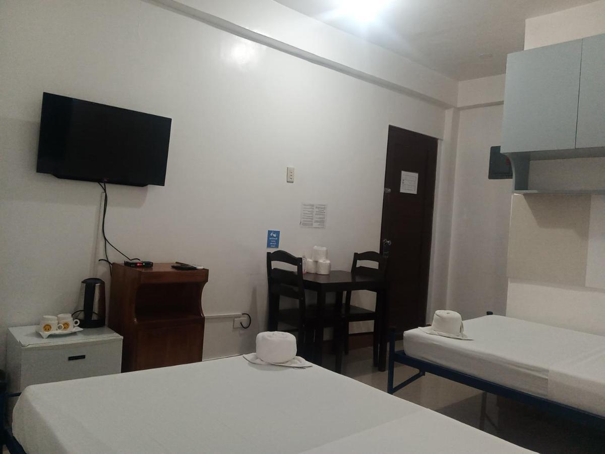 Alicia Apartment Paranaque City ภายนอก รูปภาพ